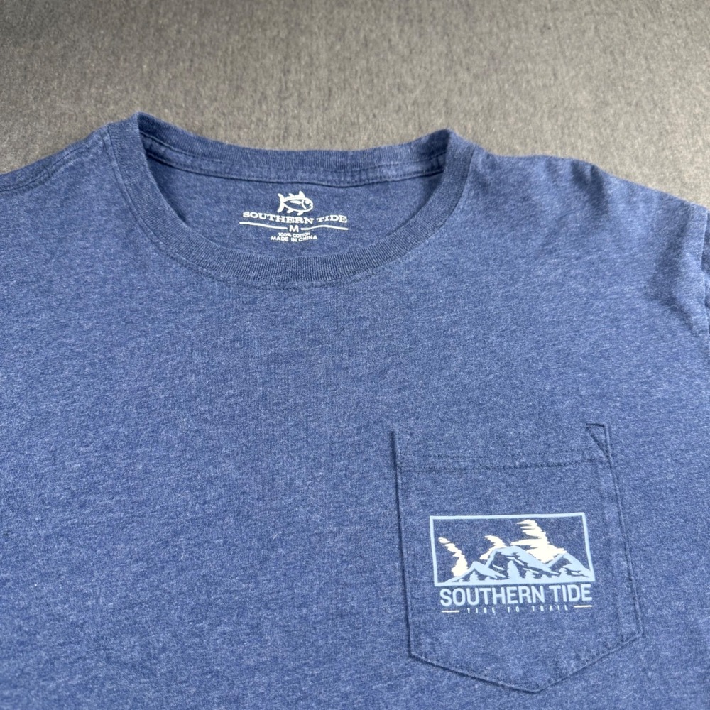 Southern Tide Mens Long Sleeve Pocket T-Shirt Blue Tide to Trail Graphic Size M